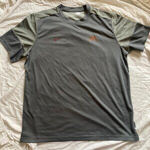 NWOT Mens University of Minnesota Golden Gophers Nike Dri-Fit Tee, Size XL